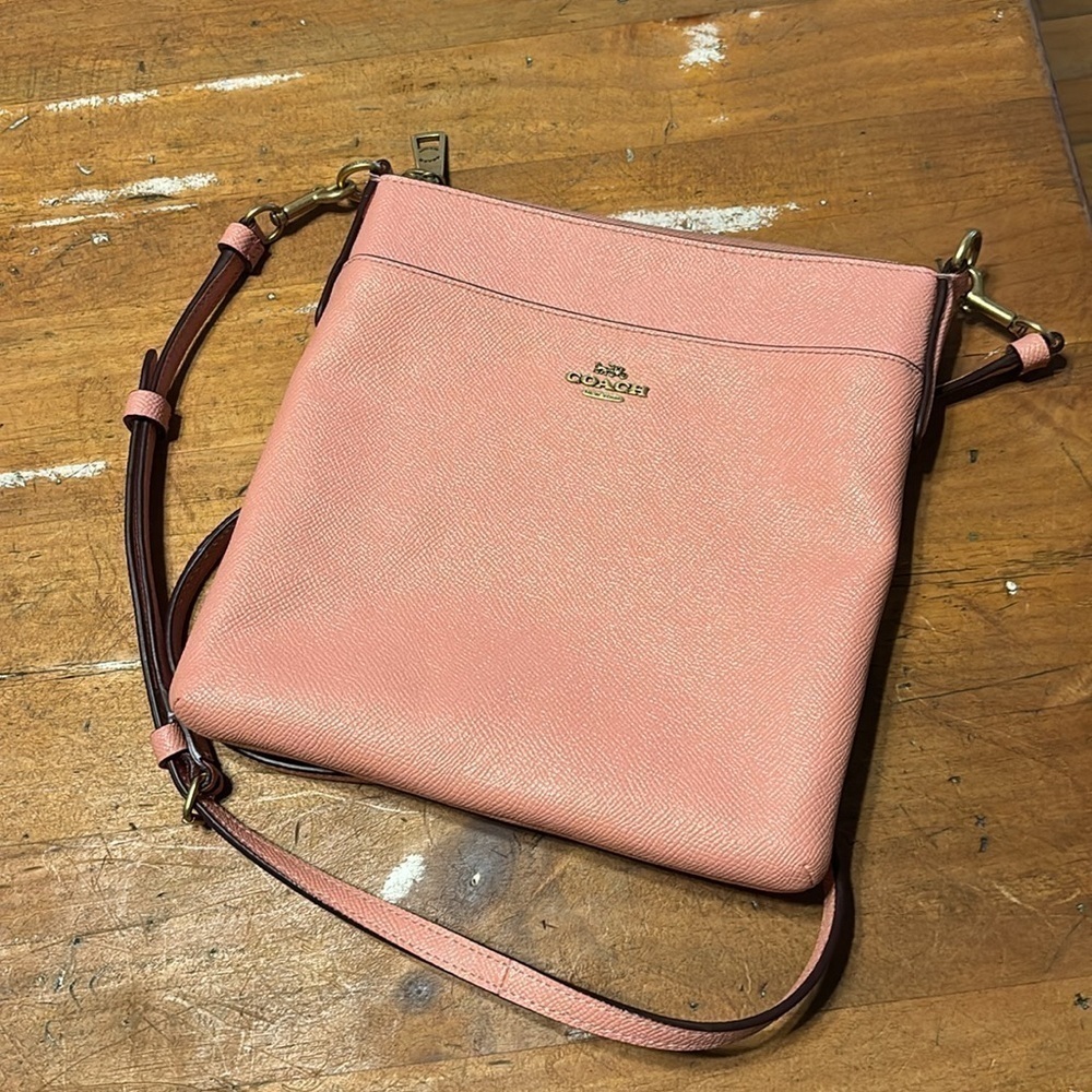 Coach Kitt Messenger Crossbody - Picture 3 of 10